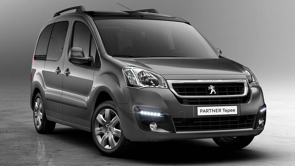 O facelift do Peugeot Partner traz modifica&ccedil;&otilde;es na dianteira (grade, para-choque, far&oacute;is...) | <a href="https://quatrorodas.abril.com.br/noticias/saloes/genebra-2015/peugeot-renova-partner-genebra-841623.shtml" rel="migration">Leia mais</a>