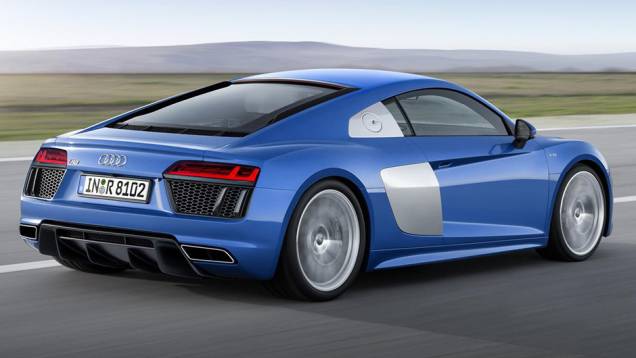 A nova plataforma é feita de alumínio e fibra de carbono, 40% mais rígida que a anterior | <a href="https://quatrorodas.abril.com.br/noticias/saloes/genebra-2015/audi-revela-oficialmente-nova-geracao-esportivo-r8-841481.shtml" rel="migration">Leia mais</a> A nova plataforma é feita de alumínio e fibra de carbono, 40% mais rígida que a anterior | <a href="https://quatrorodas.abril.com.br/noticias/saloes/genebra-2015/audi-revela-oficialmente-nova-geracao-esportivo-r8-841481.shtml" rel="migration">Leia mais</a>