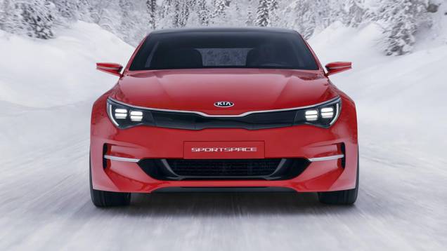 O SPORTSPACE concept é equipado com motor 2.0 turbo de quatro cilindros movido a gasolina, oferecendo 250 cavalos | <a href="https://quatrorodas.abril.com.br/noticias/saloes/genebra-2015/kia-sportspace-concept-antecipa-perua-optima-842923.shtml" rel="migration">Leia mais</a>