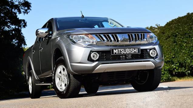 A nova geração do Mitsubishi L200 chegará às concessionárias europeias no segundo trimestre de 2015 | <a href="https://quatrorodas.abril.com.br/noticias/saloes/genebra-2015/mitsubishi-mostra-nova-geracao-l200-843322.shtml" rel="migration">Leia mais</a>