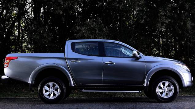 O motor que equipa a nova L200 é o 2.4 MIVEC turbodiesel, com duas configurações: de 152 cavalos de potência e 38,75 mkgf de torque e de 178 cv e 43,85 mkgf | <a href="https://quatrorodas.abril.com.br/noticias/saloes/genebra-2015/mitsubishi-mostra-nova-gera" rel="migration"></a> O motor que equipa a nova L200 é o 2.4 MIVEC turbodiesel, com duas configurações: de 152 cavalos de potência e 38,75 mkgf de torque e de 178 cv e 43,85 mkgf | <a href="https://quatrorodas.abril.com.br/noticias/saloes/genebra-2015/mitsubishi-mostra-nova-gera" rel="migration"></a>