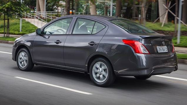 A projeção da marca indica que as versões 1.0 e 1.0 S do Novo Versa totalizarão 20% das vendas do modelo | <a href="https://quatrorodas.abril.com.br/noticias/fabricantes/nissan-new-versa-chega-lojas-dia-23-848082.shtml" rel="migration">Leia mais</a>