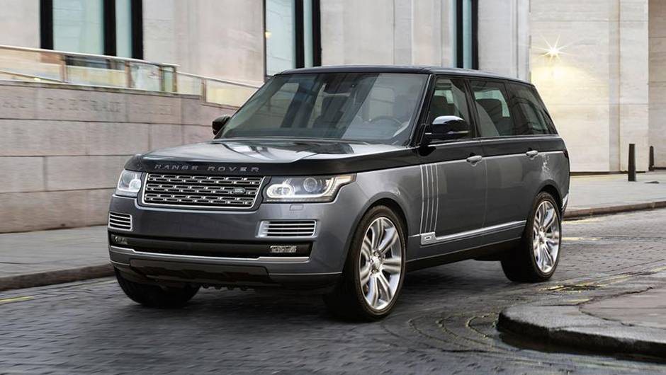 Ele &eacute; um luxo! O Range Rover SVAutobiography tem como destaques externos a grade frontal cromada e polida... | <a href="https://quatrorodas.abril.com.br/noticias/saloes/new-york-2015/range-rover-svautobiography-revelado-851965.shtml" rel="migration">Leia mais</a>