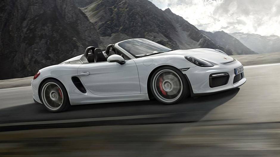 No que diz respeito &agrave; motoriza&ccedil;&atilde;o, o novo Boxster Spyder traz bloco 3.8 de seis cilindros que oferece 370 cavalos | <a href="https://quatrorodas.abril.com.br/noticias/saloes/new-york-2015/porsche-apresenta-novo-boxster-spyder-852331.shtml" rel="migration">Leia mais</a>