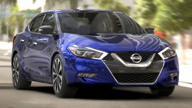 O novo Nissan Maxima adota a mais moderna linguagem de design da montadora | <a href="https://quatrorodas.abril.com.br/noticias/saloes/new-york-2015/nissan-maxima-surge-renovado-nova-iorque-852660.shtml" rel="migration">Leia mais</a>