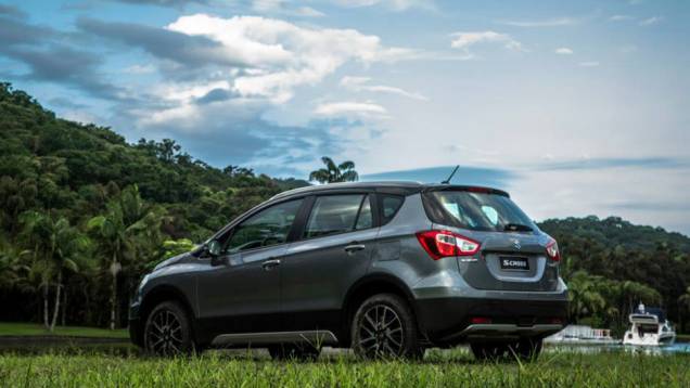 Esse sistema traz quatro modos de direção: Auto, Sport, Snow & Mud e Lock | <a href="https://quatrorodas.abril.com.br/noticias/fabricantes/suzuki-s-cross-chega-r-74-900-858040.shtml" rel="migration">Leia mais</a> Esse sistema traz quatro modos de direção: Auto, Sport, Snow & Mud e Lock | <a href="https://quatrorodas.abril.com.br/noticias/fabricantes/suzuki-s-cross-chega-r-74-900-858040.shtml" rel="migration">Leia mais</a>