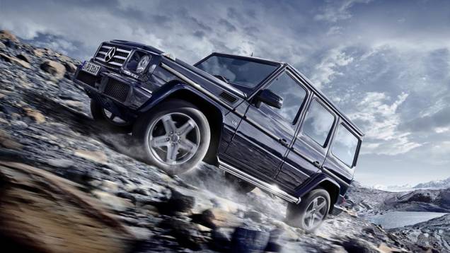 Quatro versões estão disponíveis, cada qual com sua motorização. A G350d e a G500, por exemplo, têm motor V6 a diesel e V8 a gasolina respectivamente | <a href="https://quatrorodas.abril.com.br/noticias/fabricantes/mercedes-benz-classe-g-recebe-facelift-860" rel="migration"></a> Quatro versões estão disponíveis, cada qual com sua motorização. A G350d e a G500, por exemplo, têm motor V6 a diesel e V8 a gasolina respectivamente | <a href="https://quatrorodas.abril.com.br/noticias/fabricantes/mercedes-benz-classe-g-recebe-facelift-860" rel="migration"></a>