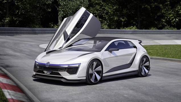 Um dos detalhes mais curiosos do protótipo é a presença de portas "asa-de-gaivota" | <a href="https://quatrorodas.abril.com.br/noticias/fabricantes/volkswagen-golf-gte-sport-concept-abusa-futurismo-864842.shtml" rel="migration">Leia mais</a>