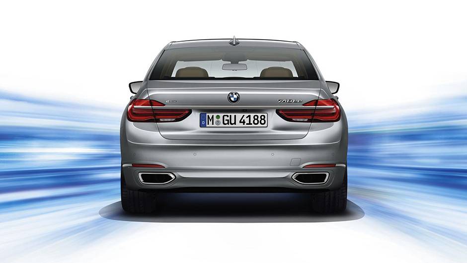 Quatro op&ccedil;&otilde;es de motoriza&ccedil;&atilde;o est&atilde;o dispon&iacute;veis, incluindo uma h&iacute;brida | <a href="https://quatrorodas.abril.com.br/noticias/fabricantes/bmw-mantem-alto-padrao-novo-serie-7-874860.shtml" rel="migration">Leia mais</a>