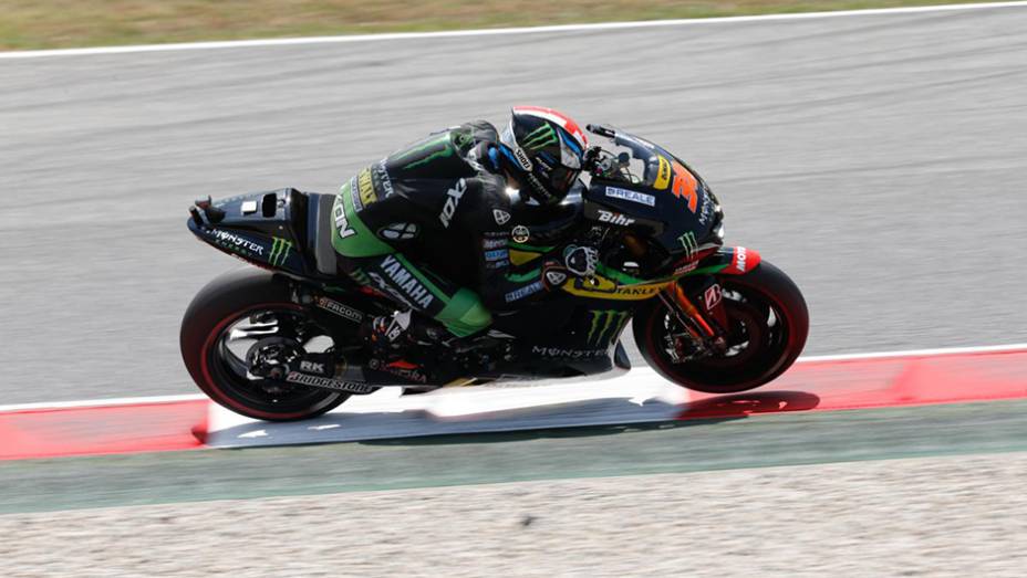 Bradley Smith obteve a quinta posição na prova catalã | <a href="https://quatrorodas.abril.com.br/moto/galerias/competicoes/motogp-2015-catalunha-876720.shtml" rel="migration">Leia mais</a>