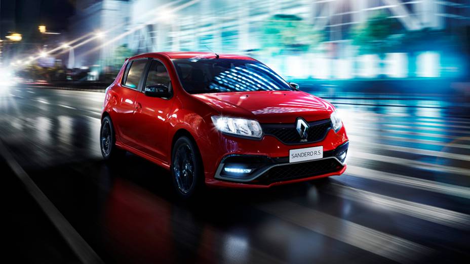 Um dos locais de produção do hot hatch será a fábrica da Renault no Paraná | <a href="https://quatrorodas.abril.com.br/noticias/saloes/buenos-aires-2015/renault-exibe-duster-picape-sandero-r-s-877281.shtml" rel="migration">Leia mais</a>