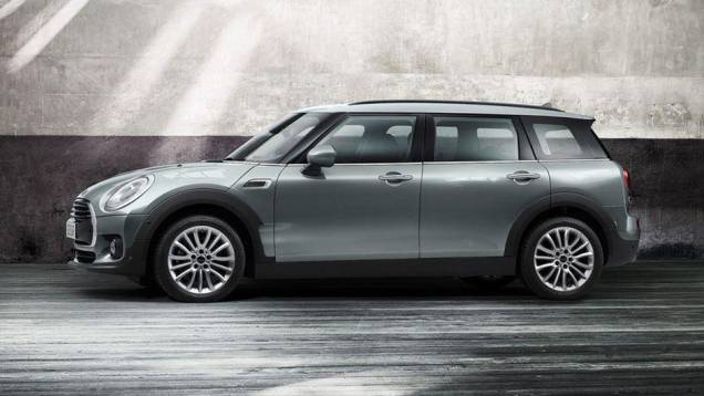 São 4,22 metros de comprimento, o que representa 26 cm a mais do que o anterior | <a href="https://quatrorodas.abril.com.br/noticias/fabricantes/mini-clubman-chega-segunda-geracao-880622.shtml" rel="migration">Leia mais</a> São 4,22 metros de comprimento, o que representa 26 cm a mais do que o anterior | <a href="https://quatrorodas.abril.com.br/noticias/fabricantes/mini-clubman-chega-segunda-geracao-880622.shtml" rel="migration">Leia mais</a>
