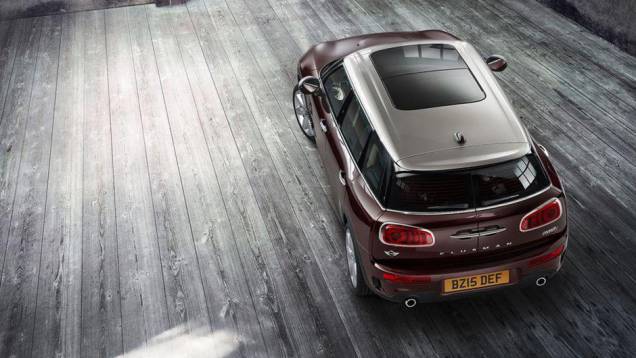 Outra novidade é a carroceria com quatro portas convencionais | <a href="https://quatrorodas.abril.com.br/noticias/fabricantes/mini-clubman-chega-segunda-geracao-880622.shtml" rel="migration">Leia mais</a> Outra novidade é a carroceria com quatro portas convencionais | <a href="https://quatrorodas.abril.com.br/noticias/fabricantes/mini-clubman-chega-segunda-geracao-880622.shtml" rel="migration">Leia mais</a>