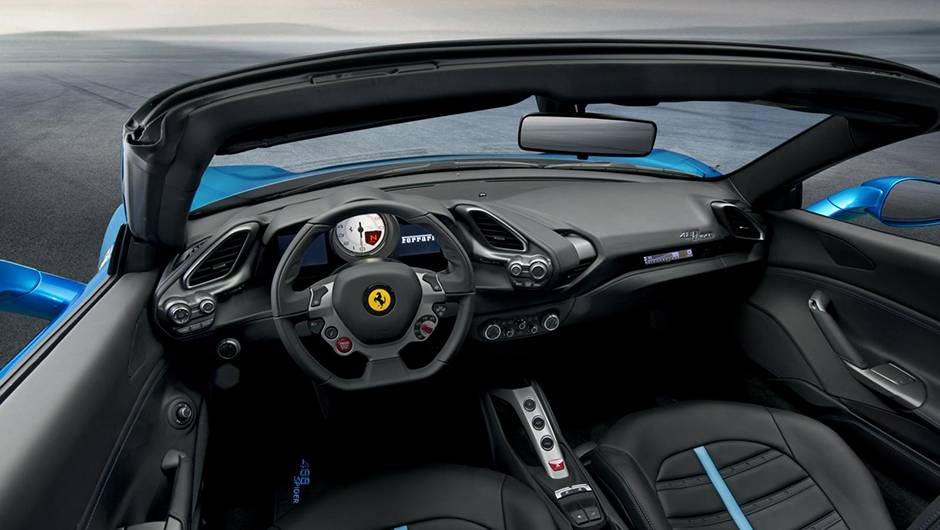 O p&uacute;blico poder&aacute; ver o 488 Spider de perto no Sal&atilde;o de Frankfurt | <a href="https://quatrorodas.abril.com.br/noticias/fabricantes/ferrari-revela-488-spider-891362.shtml" rel="migration">Leia mais</a>