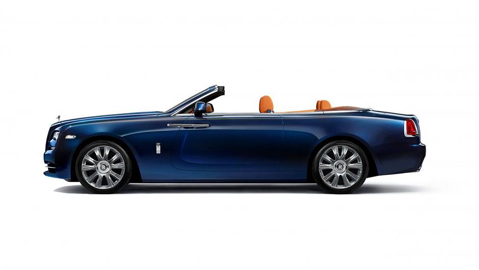 S&atilde;o 5,28 metros de comprimento, dos quais 3,11m de espa&ccedil;o entre-eixos | <a href="https://quatrorodas.abril.com.br/noticias/fabricantes/conheca-dawn-novo-conversivel-rolls-royce-902940.shtml" target="_blank" rel="migration">Leia mais</a>