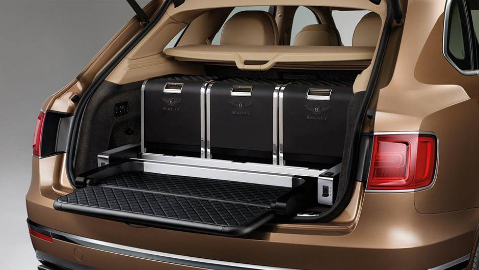 A chegada do Bentayga ao mercado europeu est&aacute; programada para 2016 | <a href="https://quatrorodas.abril.com.br//noticias/fabricantes/bentley-bentayga-eleva-patamar-suvs-luxo-903320.shtml" target="_blank" rel="migration">Leia mais</a>