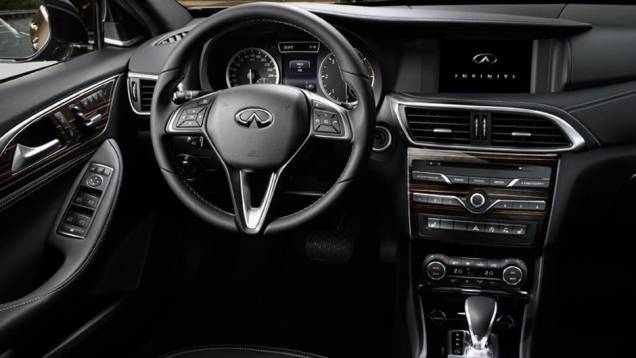 Já as versões de entrada têm duas opções de bloco a gasolina e duas a diesel | <a href="https://quatrorodas.abril.com.br/noticias/fabricantes/dois-anos-depois-previa-infiniti-apresenta-hatch-q30-905000.shtml" target="_blank" rel="migration">Leia mais</a> Já as versões de entrada têm duas opções de bloco a gasolina e duas a diesel | <a href="https://quatrorodas.abril.com.br/noticias/fabricantes/dois-anos-depois-previa-infiniti-apresenta-hatch-q30-905000.shtml" target="_blank" rel="migration">Leia mais</a>