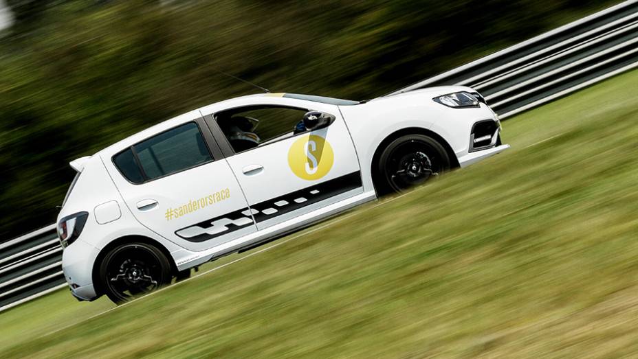 Para saber se o Sandero R.S. é mesmo um carro esportivo, dois pilotos que correram na F1 foram convidados para fazer um test drive: Antonio Pizzonia e Tarso Marques. Saiba o que eles acharam do carro