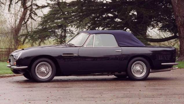 DB6 (1965): bastante parecido com seu antecessor DB5, ele trouxe melhorias na aerodinâmica, na mecânica e até nos equipamentos