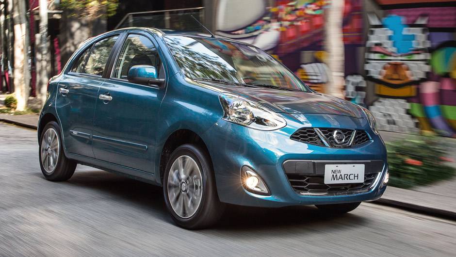 Com novo visual, o March come&ccedil;a a ser fabricado em Resende (RJ) com o nome New March | <a href="https://quatrorodas.abril.com.br/carros/lancamentos/nissan-new-march-782972.shtml" rel="migration">Leia mais</a>