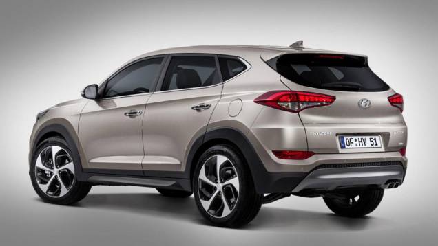 Novas informações sobre conteúdo e motorizações devem ser reveladas pela marca antes do Salão de Genebra, em março | <a href="https://quatrorodas.abril.com.br/noticias/saloes/genebra-2015/nova-tucson-finalmente-revelada-837100.shtml" rel="migration">Leia mais</a> | <a href="" rel="migration"></a> Novas informações sobre conteúdo e motorizações devem ser reveladas pela marca antes do Salão de Genebra, em março | <a href="https://quatrorodas.abril.com.br/noticias/saloes/genebra-2015/nova-tucson-finalmente-revelada-837100.shtml" rel="migration">Leia mais</a> | <a href="" rel="migration"></a>