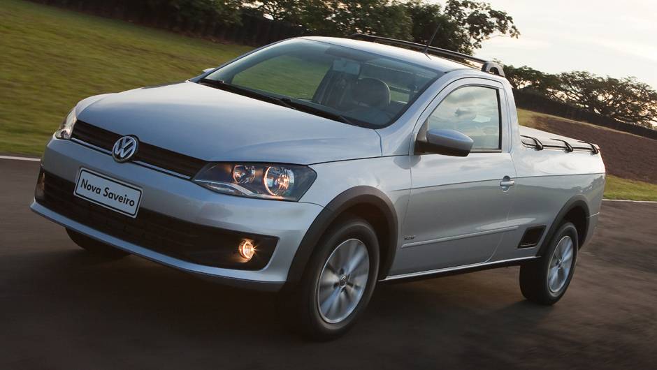 A configura&ccedil;&atilde;o b&aacute;sica fica bem mais atraente com o pacote Trend, que adiciona para-choques na cor do carro, calotas e outros itens | <a href="https://quatrorodas.abril.com.br/carros/lancamentos/vw-saveiro-2014-738896.shtml" rel="migration">Leia mais</a>