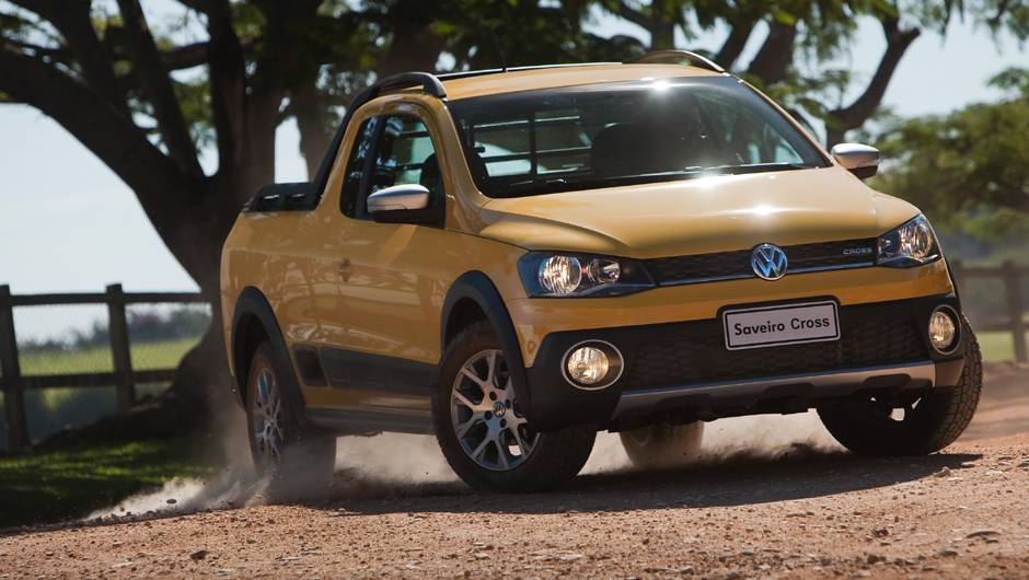 Chegamos, enfim, &agrave; Cross; ela traz para-choque exclusivo com far&oacute;is de neblina embutidos | <a href="https://quatrorodas.abril.com.br/carros/lancamentos/vw-saveiro-2014-738896.shtml" rel="migration">Leia mais</a>