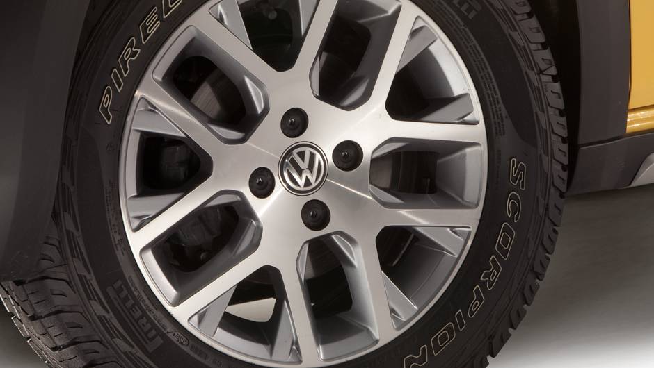 J&aacute; as rodas de liga leve de 15 polegadas foram batizadas de Stuttgart | <a href="https://quatrorodas.abril.com.br/carros/lancamentos/vw-saveiro-2014-738896.shtml" rel="migration">Leia mais</a>