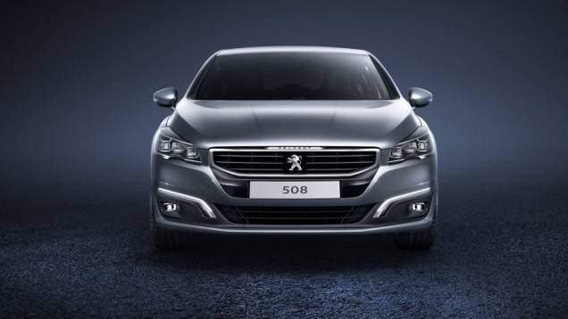 As mudanças atingem todos os modelos da linha (sedã, perua e versão aventureira); a frente ganhou visual mais comportado | <a href="https://quatrorodas.abril.com.br/noticias/saloes/paris-2014/peugeot-muda-visual-508-786474.shtml" rel="migration">Leia mais</a>