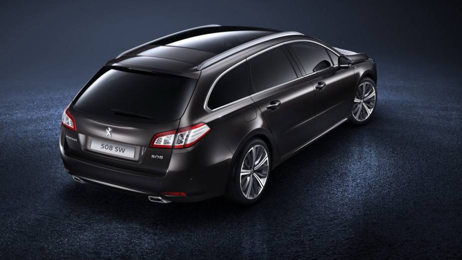 A apresentação da nova linha 508 acontecerá em agosto | <a href="https://quatrorodas.abril.com.br/noticias/saloes/paris-2014/peugeot-muda-visual-508-786474.shtml" rel="migration">Leia mais</a>