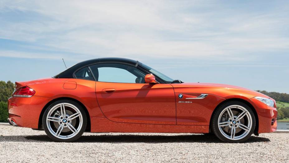 BMW Z4 Roadster 2014 | <a href="https://quatrorodas.abril.com.br/saloes/detroit/2013/bmw-z4-730389.shtml" rel="migration">Leia mais</a>