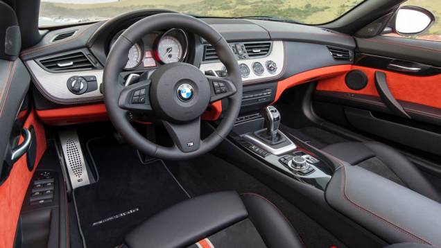 BMW Z4 Roadster 2014 | <a href="https://quatrorodas.abril.com.br/saloes/detroit/2013/bmw-z4-730389.shtml" rel="migration">Leia mais</a>