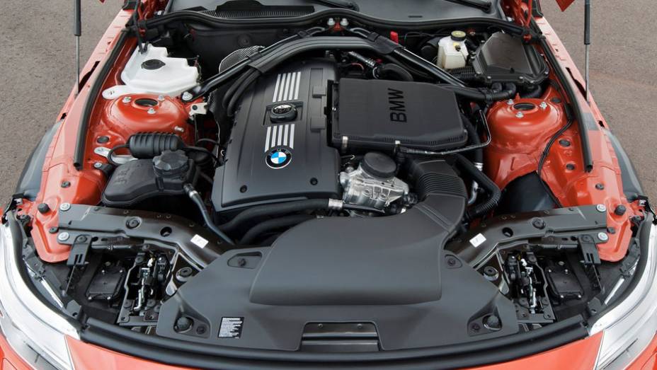 BMW Z4 Roadster 2014 | <a href="https://quatrorodas.abril.com.br/saloes/detroit/2013/bmw-z4-730389.shtml" rel="migration">Leia mais</a>