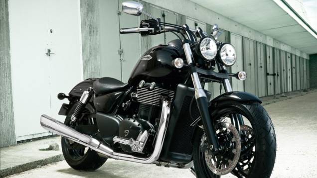 A Triumph direciona suas atenções no Brasil para uma cruiser "com estilo único": a Thunderbird Storm | <a href="%20https://quatrorodas.abril.com.br/moto/noticias/estilo-triumph-thunderbird-storm-731430.shtml" rel="migration">Leia mais</a>