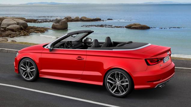 Segundo a Audi, são necessários 18 segundos para a capota se recolher automaticamente | <a href="https://quatrorodas.abril.com.br/noticias/saloes/genebra-2014/audi-revela-novo-s3-cabriolet-773912.shtml" rel="migration">Leia mais</a>