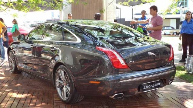Com um motor 5.0 V8, ele rende mais de 500 cv | <a href="https://quatrorodas.abril.com.br/noticias/fabricantes/auto-premium-show-abre-portas-sp-760626.shtml" rel="migration">Leia mais</a> Com um motor 5.0 V8, ele rende mais de 500 cv | <a href="https://quatrorodas.abril.com.br/noticias/fabricantes/auto-premium-show-abre-portas-sp-760626.shtml" rel="migration">Leia mais</a>