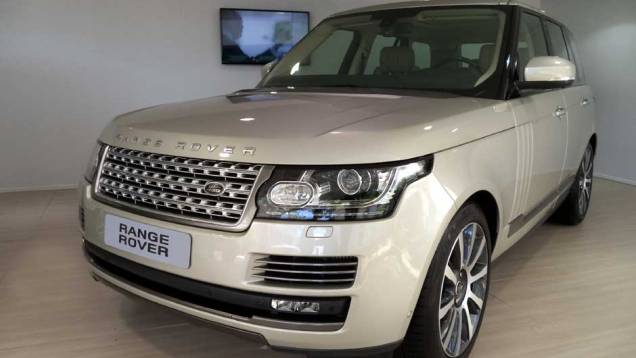 Recém-lançado, o Range Rover Vogue atrai fãs de SUVs | <a href="https://quatrorodas.abril.com.br/noticias/fabricantes/auto-premium-show-abre-portas-sp-760626.shtml" rel="migration">Leia mais</a> Recém-lançado, o Range Rover Vogue atrai fãs de SUVs | <a href="https://quatrorodas.abril.com.br/noticias/fabricantes/auto-premium-show-abre-portas-sp-760626.shtml" rel="migration">Leia mais</a>