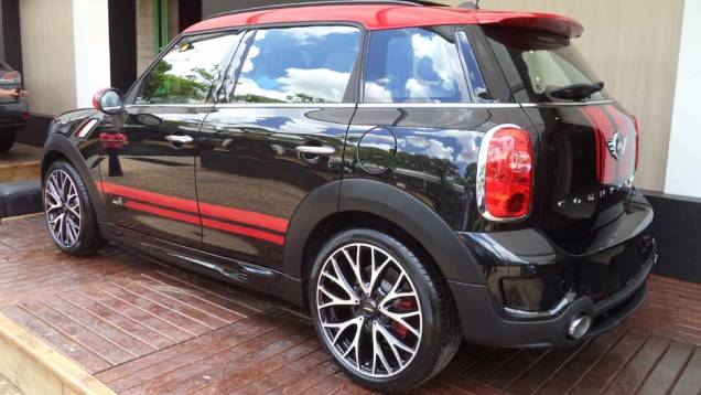 E a MINI mostra o Countryman preparado pela John Cooper Works | <a href="https://quatrorodas.abril.com.br/noticias/fabricantes/auto-premium-show-abre-portas-sp-760626.shtml" rel="migration">Leia mais</a> E a MINI mostra o Countryman preparado pela John Cooper Works | <a href="https://quatrorodas.abril.com.br/noticias/fabricantes/auto-premium-show-abre-portas-sp-760626.shtml" rel="migration">Leia mais</a>