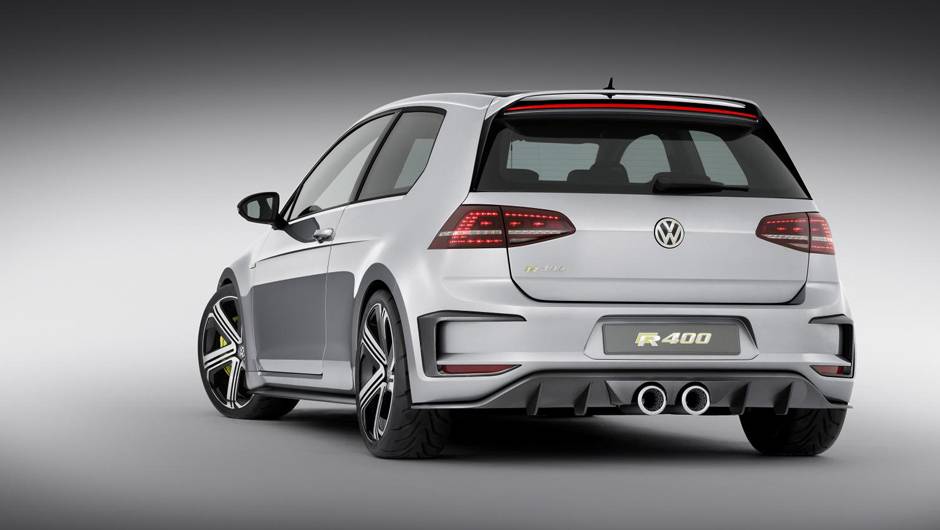 Teto feito de fibra de carbono. | <a href="https://quatrorodas.abril.com.br/noticias/saloes/pequim-2014/vw-mostra-golf-r-400-pequim-780061.shtml" rel="migration">Leia mais</a>
