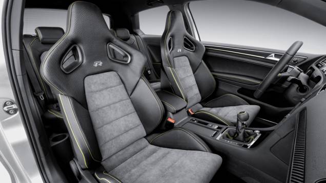 Bancos esportivos. | <a href="https://quatrorodas.abril.com.br/noticias/saloes/pequim-2014/vw-mostra-golf-r-400-pequim-780061.shtml" rel="migration">Leia mais</a> Bancos esportivos. | <a href="https://quatrorodas.abril.com.br/noticias/saloes/pequim-2014/vw-mostra-golf-r-400-pequim-780061.shtml" rel="migration">Leia mais</a>