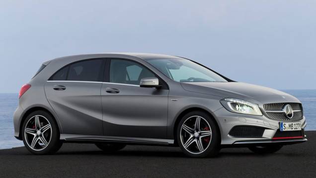 O vinco que percorre quase toda a lateral chama muita atenção | <a href="https://quatrorodas.abril.com.br/saloes/genebra/2012/mercedes-benz-classe-678631.shtml" rel="migration">Leia mais</a> O vinco que percorre quase toda a lateral chama muita atenção | <a href="https://quatrorodas.abril.com.br/saloes/genebra/2012/mercedes-benz-classe-678631.shtml" rel="migration">Leia mais</a>