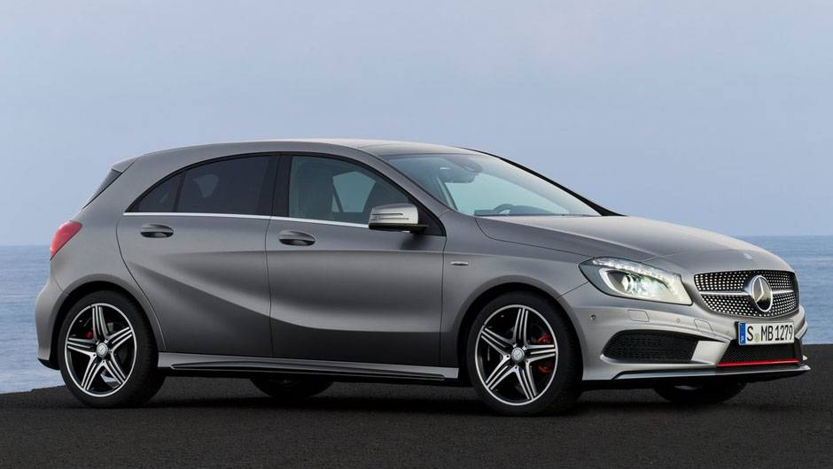 O vinco que percorre quase toda a lateral chama muita aten&ccedil;&atilde;o | <a href="https://quatrorodas.abril.com.br/saloes/genebra/2012/mercedes-benz-classe-678631.shtml" rel="migration">Leia mais</a>