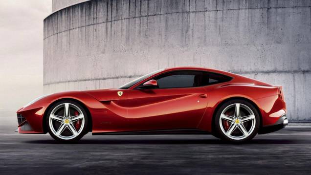 Esportivo conta com motor 6.3 V12, que gera 730 cavalos de potência | <a href="https://quatrorodas.abril.com.br/saloes/genebra/2012/ferrari-f12berlinetta-678494.shtml" rel="migration">Leia mais</a> Esportivo conta com motor 6.3 V12, que gera 730 cavalos de potência | <a href="https://quatrorodas.abril.com.br/saloes/genebra/2012/ferrari-f12berlinetta-678494.shtml" rel="migration">Leia mais</a>