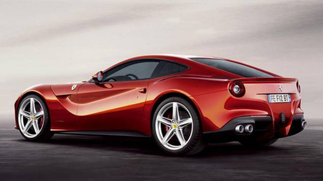 Carro será o substituto da 599 e conta com vários itens que equipam a Ferrari FF | <a href="https://quatrorodas.abril.com.br/saloes/genebra/2012/ferrari-f12berlinetta-678494.shtml" rel="migration">Leia mais</a>