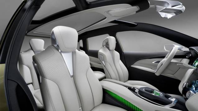 Internamente, o design é futurista | <a href="https://quatrorodas.abril.com.br/saloes/genebra/2012/nissan-hi-cross-678708.shtml" rel="migration">Leia mais</a> Internamente, o design é futurista | <a href="https://quatrorodas.abril.com.br/saloes/genebra/2012/nissan-hi-cross-678708.shtml" rel="migration">Leia mais</a>