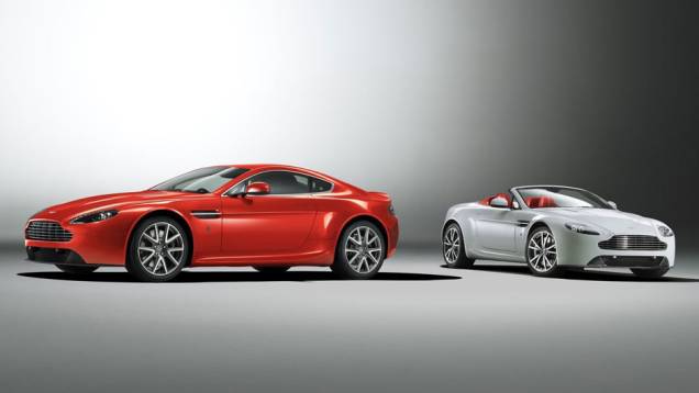 Câmbio opcional de seis marchas foi substituído por um de sete velocidades | <a href="https://quatrorodas.abril.com.br/saloes/genebra/2012/aston-martin-v8-vantage-678482.shtml" rel="migration">Leia mais</a> Câmbio opcional de seis marchas foi substituído por um de sete velocidades | <a href="https://quatrorodas.abril.com.br/saloes/genebra/2012/aston-martin-v8-vantage-678482.shtml" rel="migration">Leia mais</a>