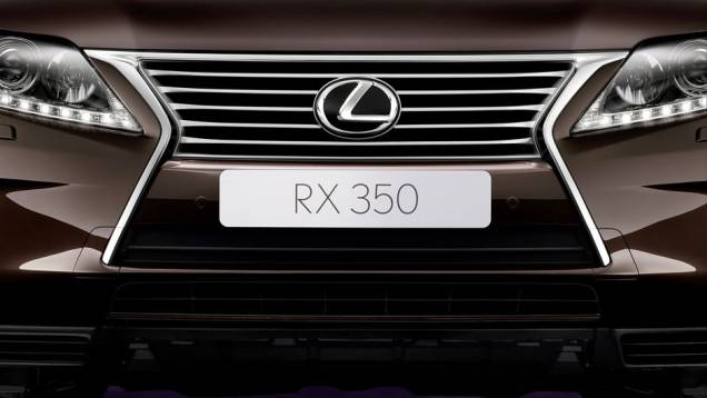 Acoplado à transmissão automática de seis marchas, o crossover acelera de 0 a 100 km/h em 7,7 segundos | <a href="https://quatrorodas.abril.com.br/saloes/genebra/2012/lexus-rx-678808.shtml" rel="migration">Leia mais</a> Acoplado à transmissão automática de seis marchas, o crossover acelera de 0 a 100 km/h em 7,7 segundos | <a href="https://quatrorodas.abril.com.br/saloes/genebra/2012/lexus-rx-678808.shtml" rel="migration">Leia mais</a>