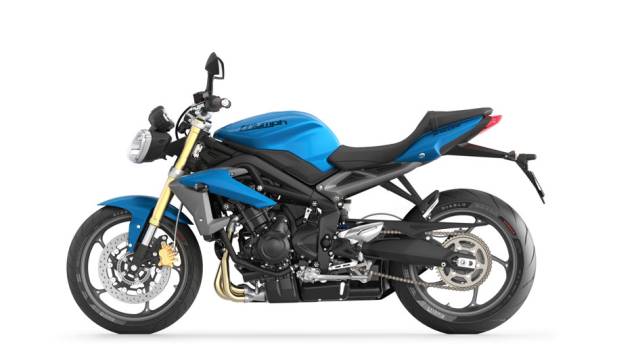 A estratégia da Triumph juntar o estilo da Speed Triple com a agilidade da Daytona 675R | <a href="https://quatrorodas.abril.com.br/moto/noticias/triumph-lanca-daytona-675r-street-triple-741449.shtml" rel="migration">Leia mais</a>