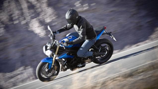 A nova Street Triple perdeu 6 kg em relação à versão anterior e agora totaliza 183 kg | <a href="https://quatrorodas.abril.com.br/moto/noticias/triumph-lanca-daytona-675r-street-triple-741449.shtml" rel="migration">Leia mais</a> A nova Street Triple perdeu 6 kg em relação à versão anterior e agora totaliza 183 kg | <a href="https://quatrorodas.abril.com.br/moto/noticias/triumph-lanca-daytona-675r-street-triple-741449.shtml" rel="migration">Leia mais</a>