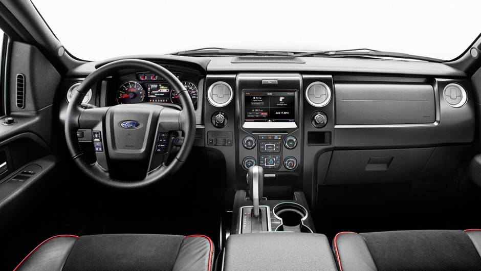 E tamb&eacute;m sistema SYNC com MyFord Touch | <a href="https://quatrorodas.abril.com.br/noticias/fabricantes/nova-ford-f-150-tera-versao-tremor-745213.shtml" rel="migration">Leia mais</a>